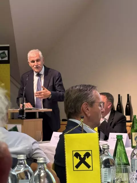 Obmann Gerhard Preiß wurde für vier weitere Jahre in seinem Amt bestätigt. | Foto: Bernhard Schabauer
