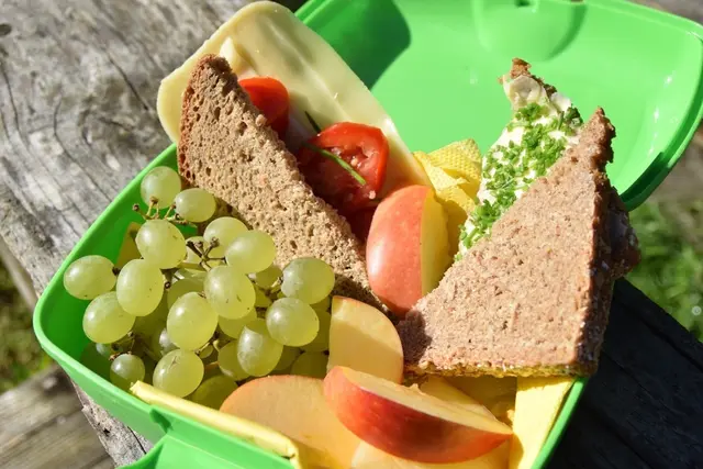 Kinder sollen spielerisch lernen, was gesunde Ernährung ist und wie man nachhaltig einkauft. | Foto: Angelika Pehab