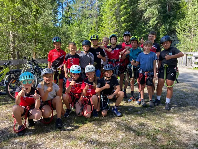 Nach einem anstrengenden und herausfordernden Schuljahr durften die Schüler:innen eine spannende und actionreiche Woche mit ihren Lehrer:innen erleben. | Foto: MSK Reutte