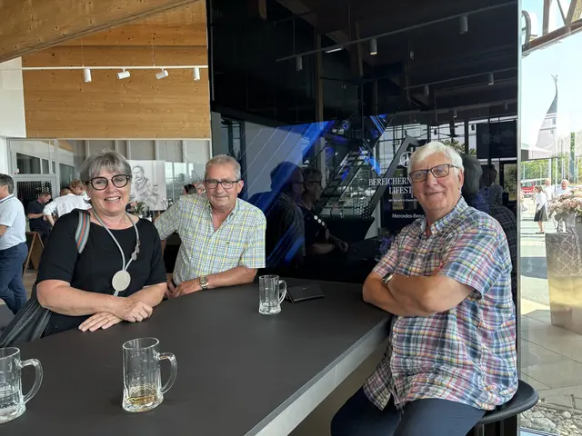 Heimschuh Connection: Astrid Orell, Johann Moitz und Norbert Schneeberger sind Temmer Fans. | Foto: Brigitte Gady