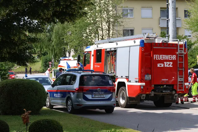 Beim Sturz mit dem Rollator in den Krenglbach verunglückte ein Pensionist und konnte von den Einsatzkräften nur mehr tot geborgen werden. | Foto: laumat.at