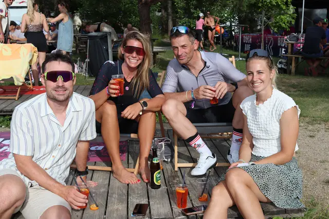 Snowboard-Stars Alexander und Sabine Payer (links und rechts) waren auch vor Ort. | Foto: MeinBezirk.at