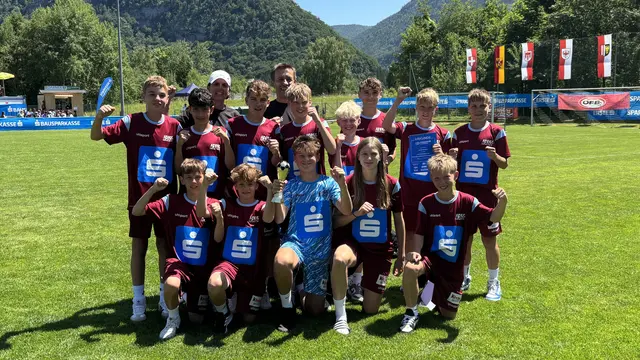 Die Rohrbacher Gymnasiasten erhielten den Fair-Play-Preis. | Foto: Sparkasse