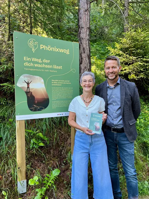 Ideengeberin Regina Walch und der Vizebürgermeister der Gemeinde Fendels, Reinhard Walch.  | Foto: Gemeinde Fendels/Reinhard Walch 