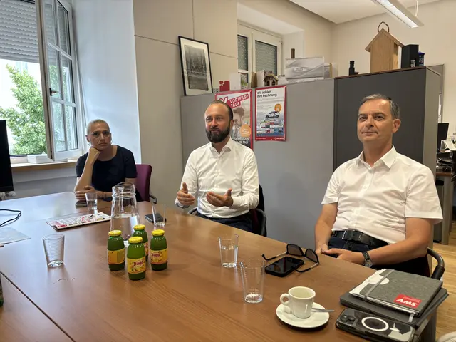 SPÖ-Regionalgeschäftsführerin Amela Hirzberger, der steirische Parteichef LAbg. Max Lercher und LAbg. Wolfgang Dolesch. | Foto: MeinBezirk