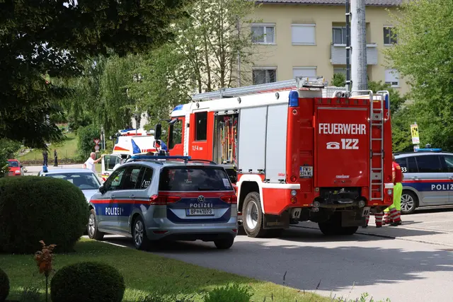 Beim Sturz mit dem Rollator in den Krenglbach verunglückte ein Pensionist und konnte von den Einsatzkräften nur mehr tot geborgen werden. | Foto: laumat.at