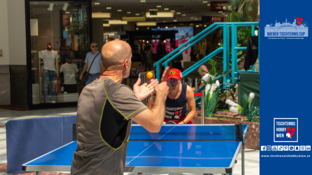 Immer den Tischtennisball im Auge behalten, mitten im Einkaufsfieber in der Lugner City | Foto: Tischtennis Hobby Wien