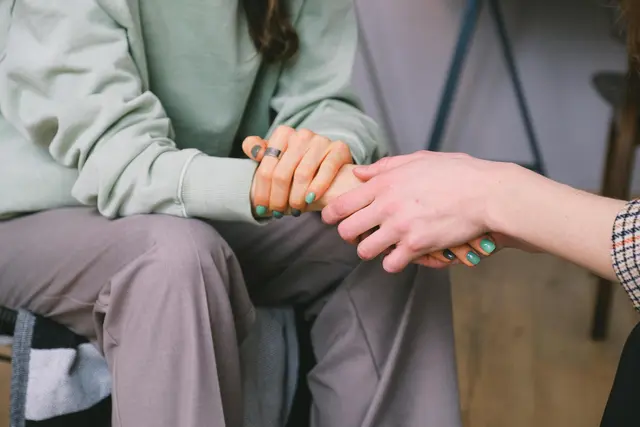 Für viele Frauen gestaltet sich die Suche nach einer Arbeitsstelle oder der Wiedereinstieg ins Berufsleben als große Herausforderung. | Foto: pexels/SHVETS production