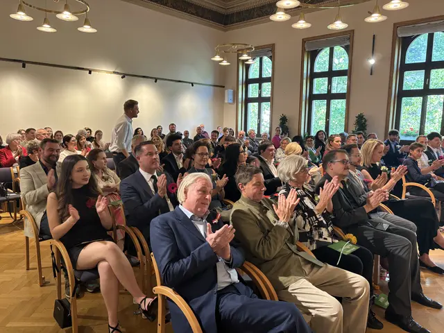 Bei der ersten Arbeitsssitzung wurden zahlreiche, wichtige Anträge schlossen. | Foto: Fabian Franz/MeinBezirk