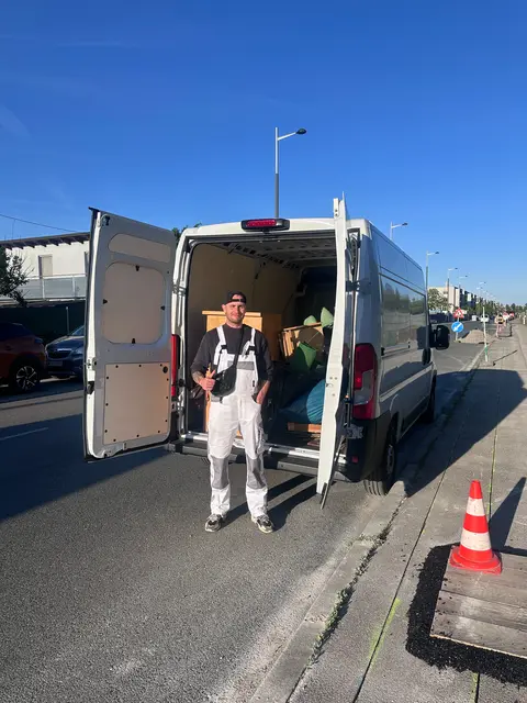 Krulis ist Experte für Räumungen, Handel und Transport. | Foto: Altwaren Krulis