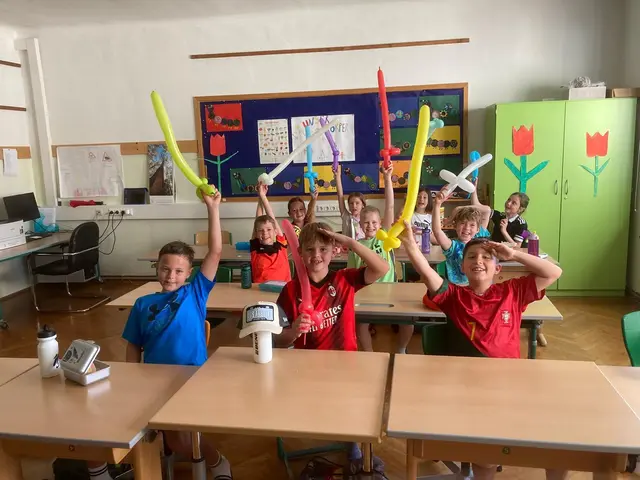 Groß ist die Vorfreude der Schülerinnen und Schüler (und auch des Lehrkörpers) in der Volksschule St. Ulrich auf die schöne Ferienzeit.  | Foto: VS St. Ulrich