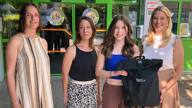 v.l.n.r.: Franziska Forbecini, Direktorin der Musikschule Frauenkirchen, Oboe-Lehrerin Marina Fleischhacker, Ausnahme-Oboistin und „prima la musica“-Bundessiegerin Hannah Sachslehner und Landesrätin Daniela Winkler. | Foto: Landesmedienservice Burgenland