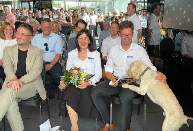 Auch der Familienhund wollte mitfeiern... | Foto: Brigitte Gady