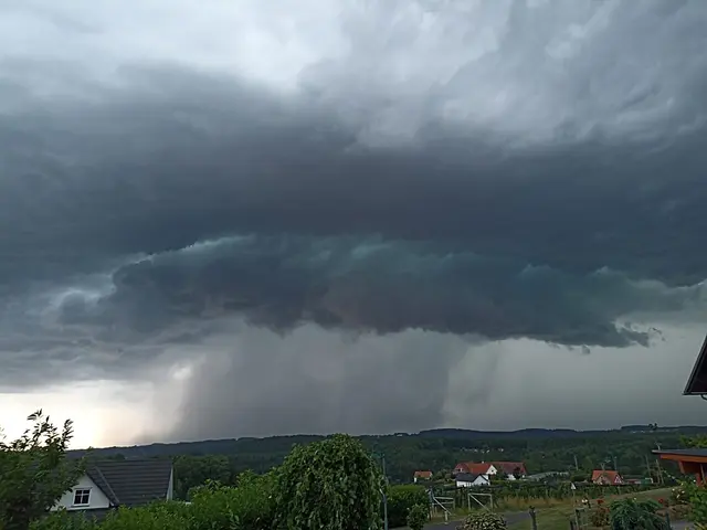 Ein schweres Unwetter breitete sich am Donnerstagnachmittag über das ganze Bundesland aus.  | Foto: ÖHV