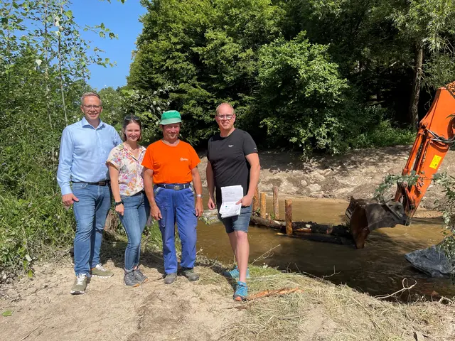 Von links: Bürgermeister Fritz Robeischl, Projektleiterin Nora Lasinger, Herbert Pointner und Bauleiter Klaus Grafeneder vom Gewässerbezirk Linz. | Foto: Stadtgemeinde Pregarten