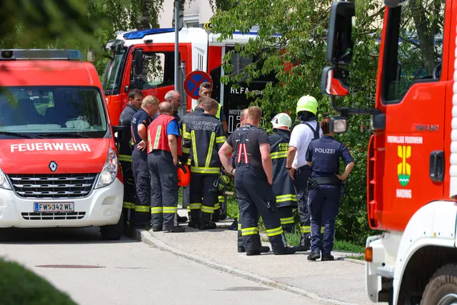 Beim Sturz mit dem Rollator in den Krenglbach verunglückte ein Pensionist und konnte von den Einsatzkräften nur mehr tot geborgen werden. | Foto: laumat.at