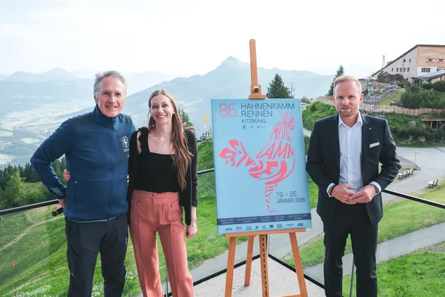 Michael Huber (K.S.C.), Designerin Jennifer Kiktenko und Peter Kofler (BTV). | Foto: Kitzbühel Tourismus