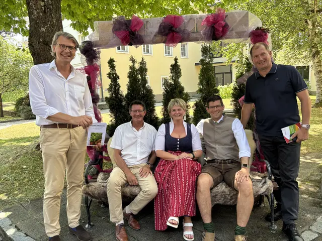 Unter den Ehrengästen befanden sich LAK-Präsident Harald Sucher, LK-Präsident Siegfried Huber, LH-Stv. Martin Gruber und Gärtnermeister Peter Schilcher. 
 | Foto: MeinBezirk.at