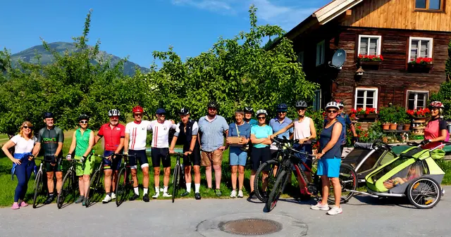 Die Teilnehmenden aus Tannheim und Umgebung radelten gemeinsam 162 Kilometer für herzkranke Kinder. | Foto: SC Tannheimer Tal