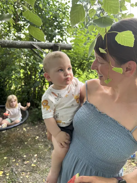 Bernadette aus Neutal mit Baby Max.  | Foto: Rosenberger