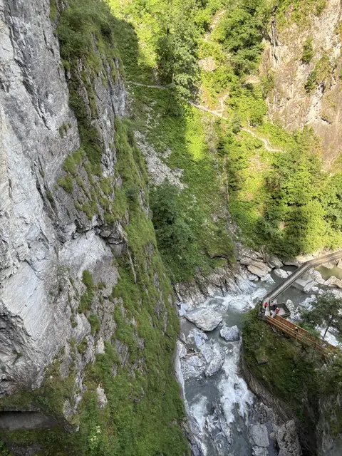 Das Klammauge is der höchste Punkt der Klamm –  mit einem tollen Blick, 70 Meter in die Tiefe der Teufelsschlucht. | Foto: Sarah Braun