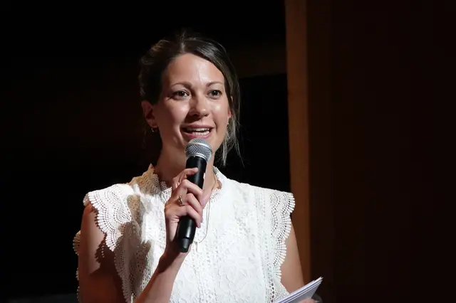 Maria Stradner führte abermals durchs Programm und freute sich besonders auf "This is Me" aus dem Film "The Greatest Show". | Foto: Michael Blinzer