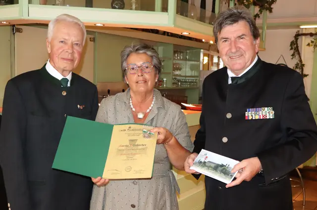 Silber für 40 Jahre: Wilhelm Leitl, Marita Reinbacher, Franz Hopfgartner (v.l.) | Foto: Gerhard Langmann