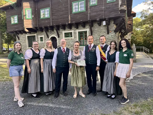 Das 45-jährige Jubiläum wurde gemeinsam mit der Gemeindebevölkerung und zahlreichen Musikvereinen aus der Umgebung gefeiert.  | Foto: Lisa Stöckl