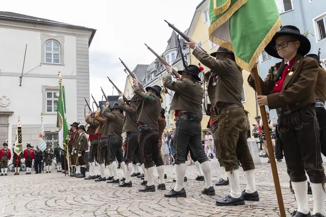Das Herz-Jesu-Gelöbnis wurde in der Jesuitenkirche in Innsbruck zum 229. Mal erneuert. | Foto: Land Tirol