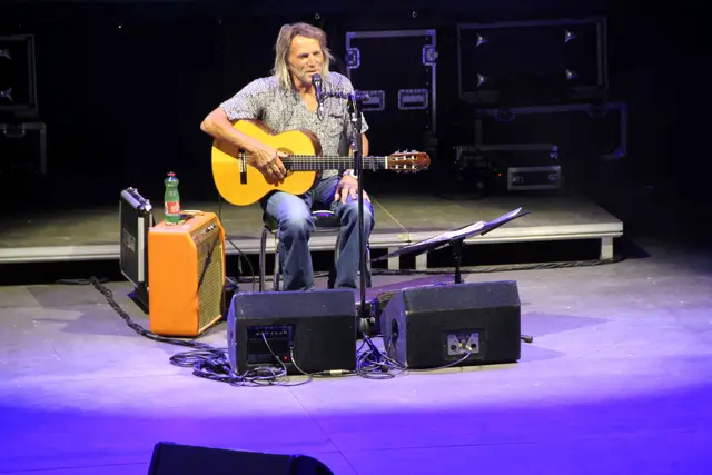 Hans Söllner füllte die Burgarena und war der Star am Freitagabend "Under The Bridge".