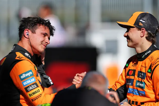 Oscar Piastri gratuliert Lando Norris (l.). | Foto: GEPA pictures