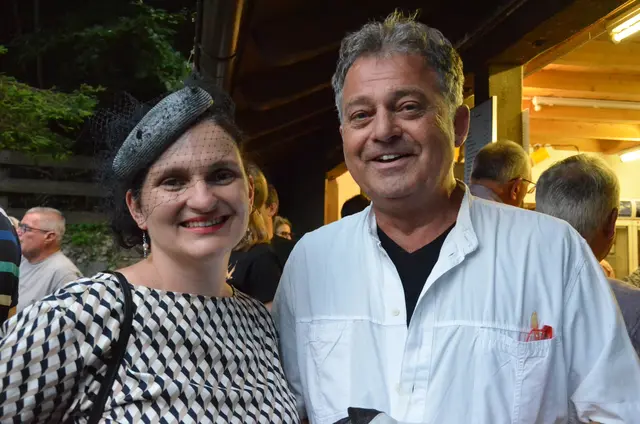 Auch Barbara Aschenwald und Siggi Haider genossen einen "wolfigen" Theaterabend am Schlossberg. | Foto: Sabine Schletterer