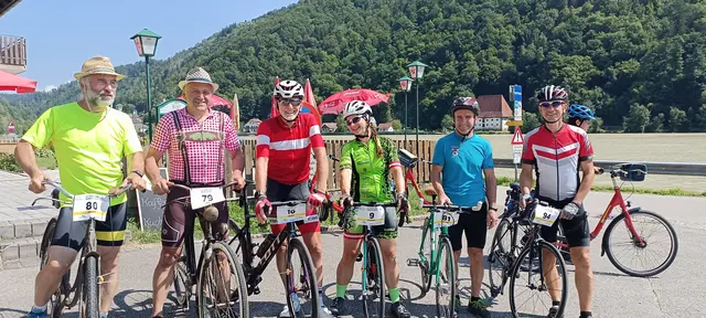 Jubiläum zum 25. Haibacher Radklassiker  mit Start von Rennrad und Single-Speed-Vintage Wertung in Kobling - hier am Bild: Helmut Holl, Josef Berger, Helmut Willnauer, Barbara Schatzl, Johann Geyerhofer, Helmut Hinterhölzl | Foto: Barbara Schatzl