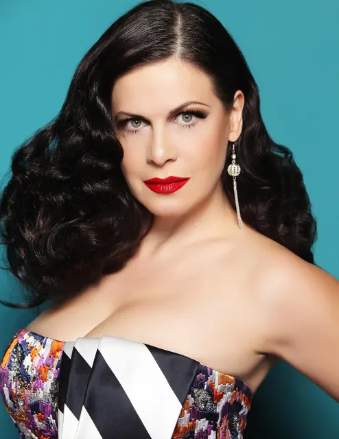 Ein Sommernachtstraum: Natalia Ushakova. Die Festspiele starten am 3. Juli und enden am 28. August. Die Wahlösterreicherin Natalia Ushakova wird am 31. Juli auf der Bühne im Burghof Golling ihr Konzert geben.  | Foto: Maurizio Montani