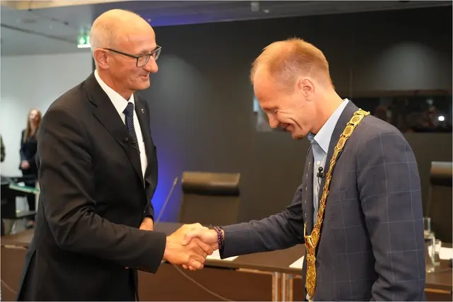 Angelobung von Bgm. Johannes Anzengruber durch LH Anton Mattle. | Foto: Erich Staudinger