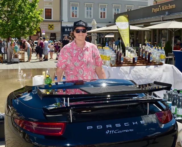 Bar Bach Lounge: Michaela Barbach sorgte für die Getränke. | Foto: Sascha Trimmel