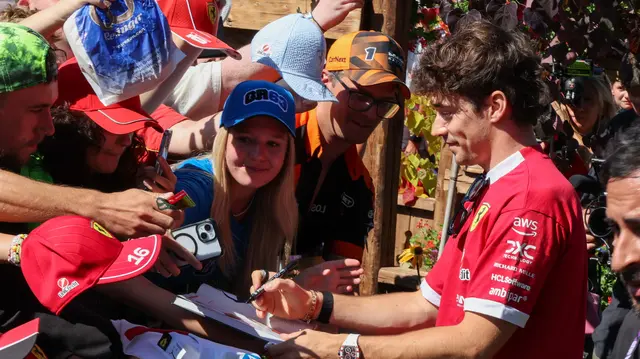 Charles Leclerc am Green Carpet. | Foto: Ripu