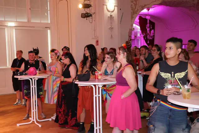 Das Publikum half beim Improvisationstheater fleißig mit. | Foto: Kathrin Schauer