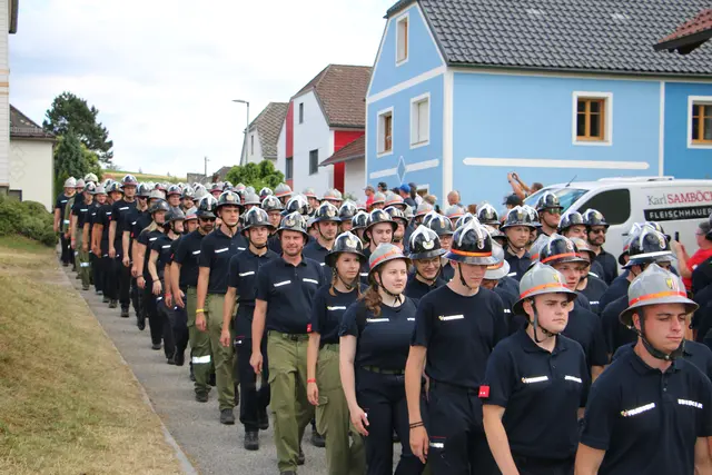 103 Jugend- und 80 Aktivgruppen traten in den verschiedenen Wertungsklassen zum Feuerwehr-Leistungsbewerb (Bezirkswertung) in Riedersdorf an.  | Foto: Wolfgang Etzelsdorfer