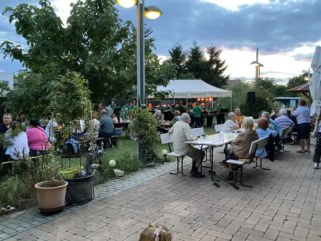 Auftakt der Serie "Tamburica am Lagerfeuer" bei Wirtshausheurigen Prandler in Nikitsch | Foto: Gesa Buzanich