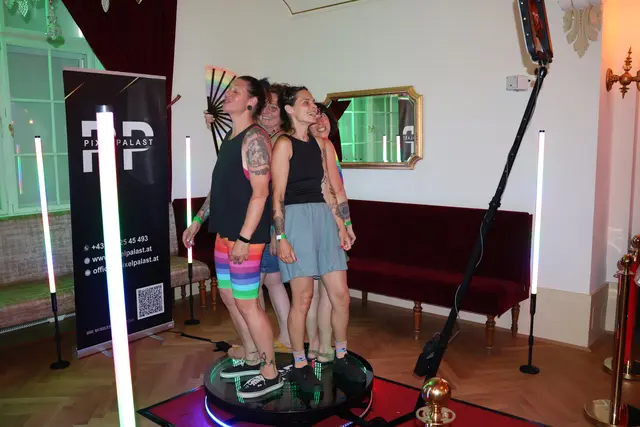 Die Video-Station vom Pixelpalast war der Magnet der Party. | Foto: Kathrin Schauer