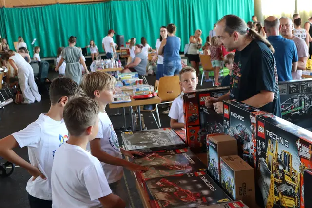 Der Kinderflohmarkt war recht gut besucht | Foto: Gerhard Langmann