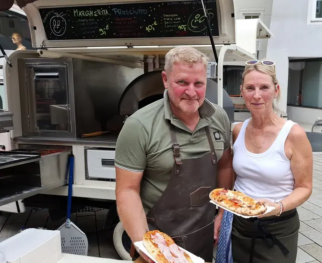 Köstliche Pizzen von Ralf und Michaela. | Foto: Josef Wind