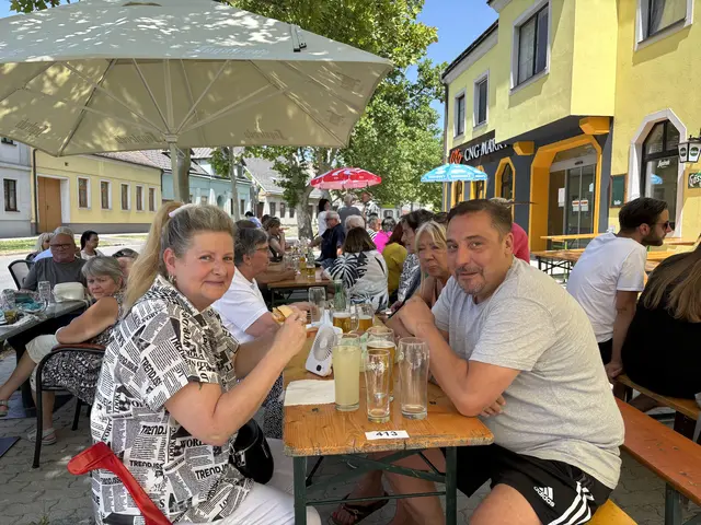 Großer Andrang herrschte am Eröffnungstag des Schnitzelwirtes. | Foto: Rahel Mold