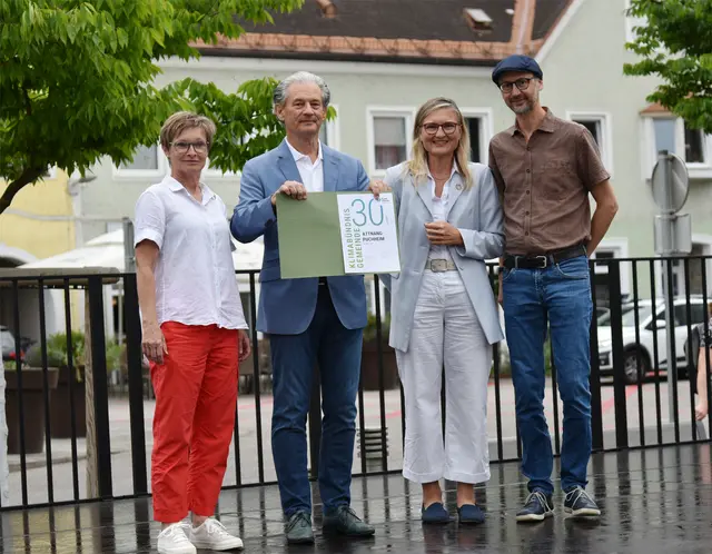 Umweltstadträtin Dagmar Thaller, Bgm. Peter Groiß, Bundesrätin Claudia Hauschildt-Buschberger und Norbert Rainer. | Foto: Stadtgemeinde Attnang-Puchheim