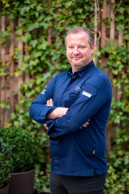 "Pressearbeit gehört einfach dazu. Das ist heute ein Teil des täglichen Geschäftes“, sagt der 41-jährige Koch aus Golling.
 | Foto: Marc Stickler