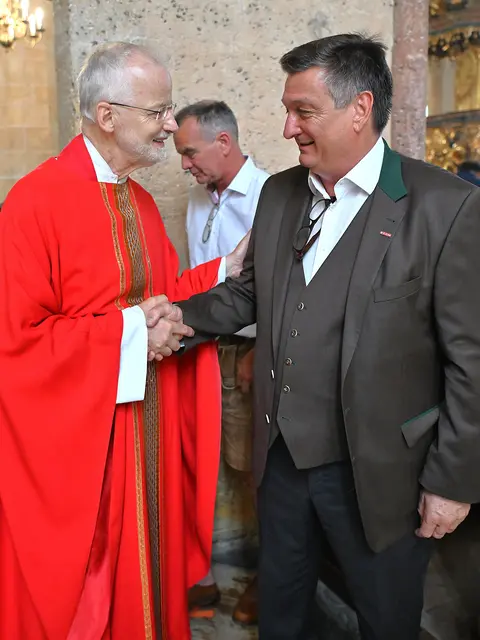 Stiftspfarrer Josef-Klaus Donko mit WK-Präsident Jürgen Mandl | Foto: Josef Bodner