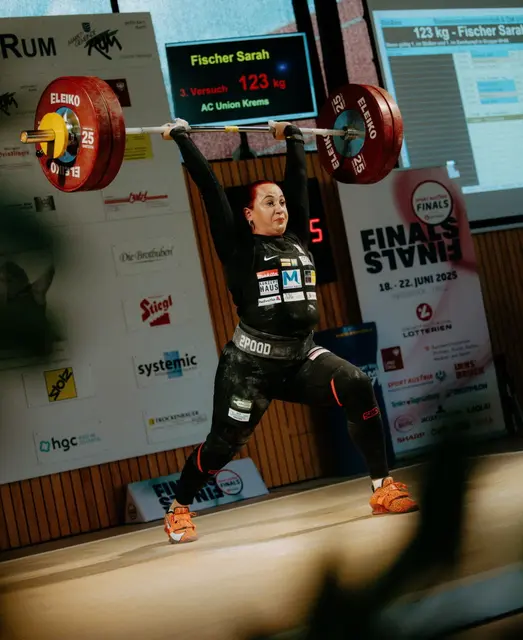 Staatsmeisterin 2025 Sarah mit 123 kg im Stoßen | Foto: Ewald Fischer