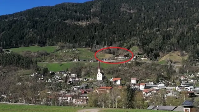 Hier soll das Luxushotel in Oetz gebaut werden. Anrainer und Unterstützer laufen nun dagegen Sturm. | Foto: Privat