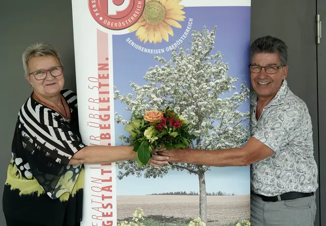 Roswitha Haslehner legte nach 25 Jahren ihr Amt als Vorsitzende zurück und übergab an Kurt Ebner.  | Foto: PV NNK